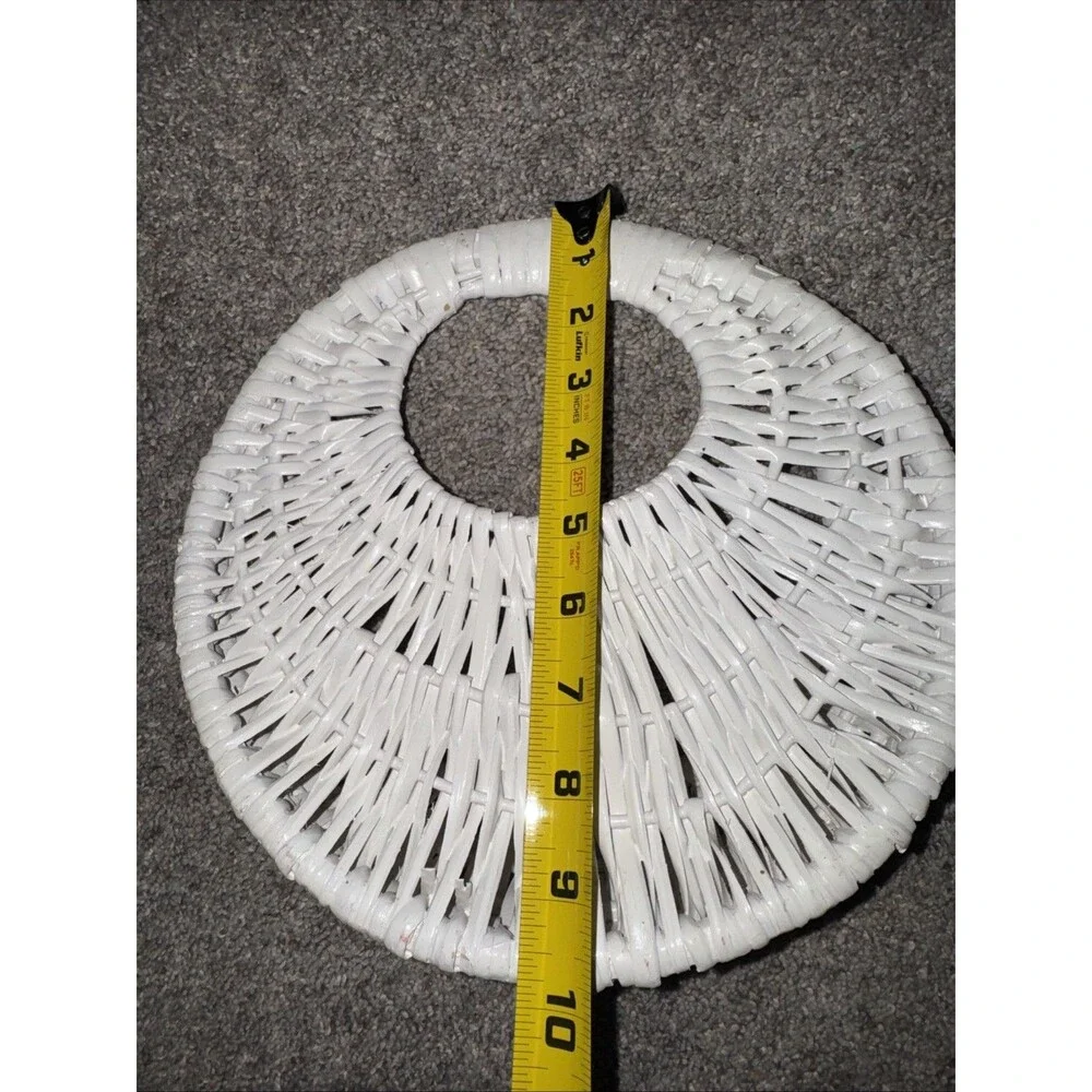 Vtg Wicker Basket Round White Wall Pocket Rustic Painted Boho Farmhouse 8-10”